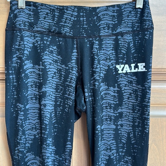 Yale University Under Armour shadow abstract graphic printed full length legging - Picture 2 of 7